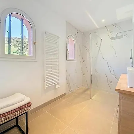 Vila Renovee Confort Avec Piscine